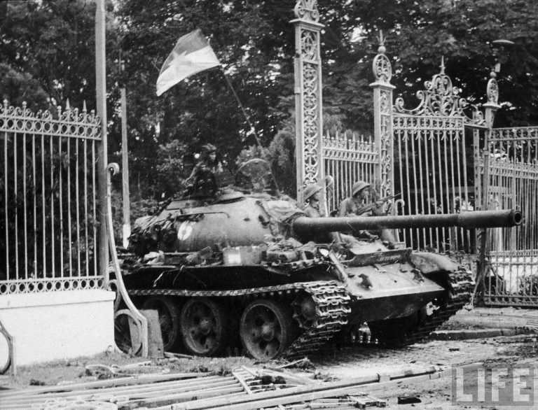 a North Vietnamese tank entering Saigon